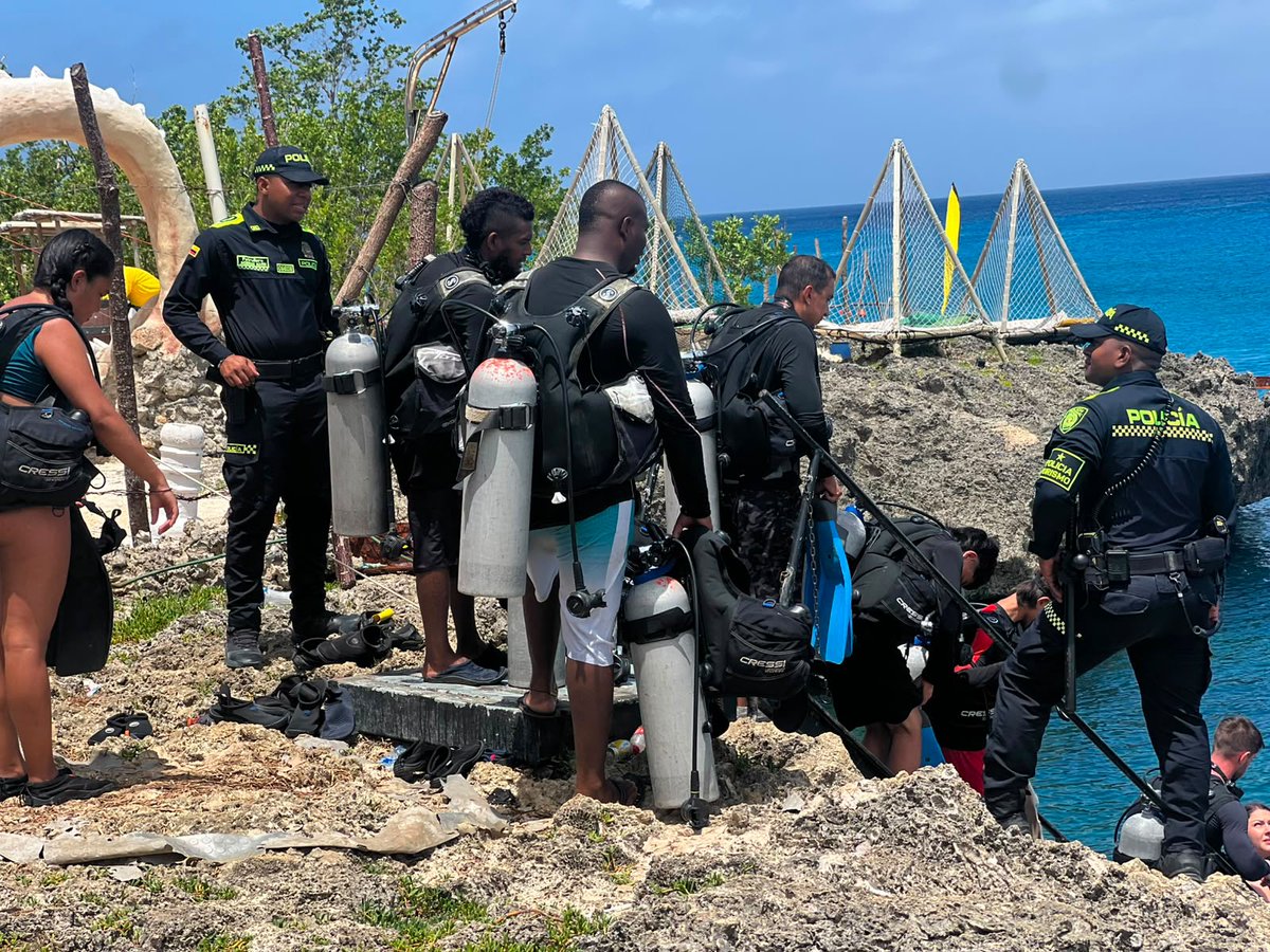ProteccionPonal's tweet photo. En #SanAndres a través del grupo de Protección al Turismo y Patrimonio Nacional, realizamos acompañamiento de nuestros turistas durante la actividad "Vuelta a la Isla", con el fin de garantizar la seguridad durante su estadía en la isla. https://t.co/6g8lgqS2J7