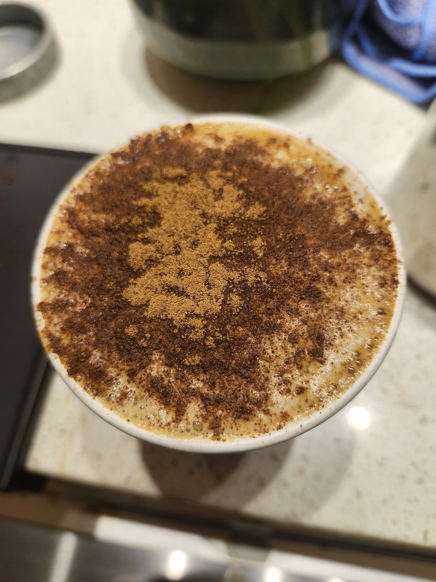uploadlatteart's tweet photo. 제 커피만들때는 걍 시나몬 뿌려서 먹습니다 https://t.co/s7JGGY9Lzu