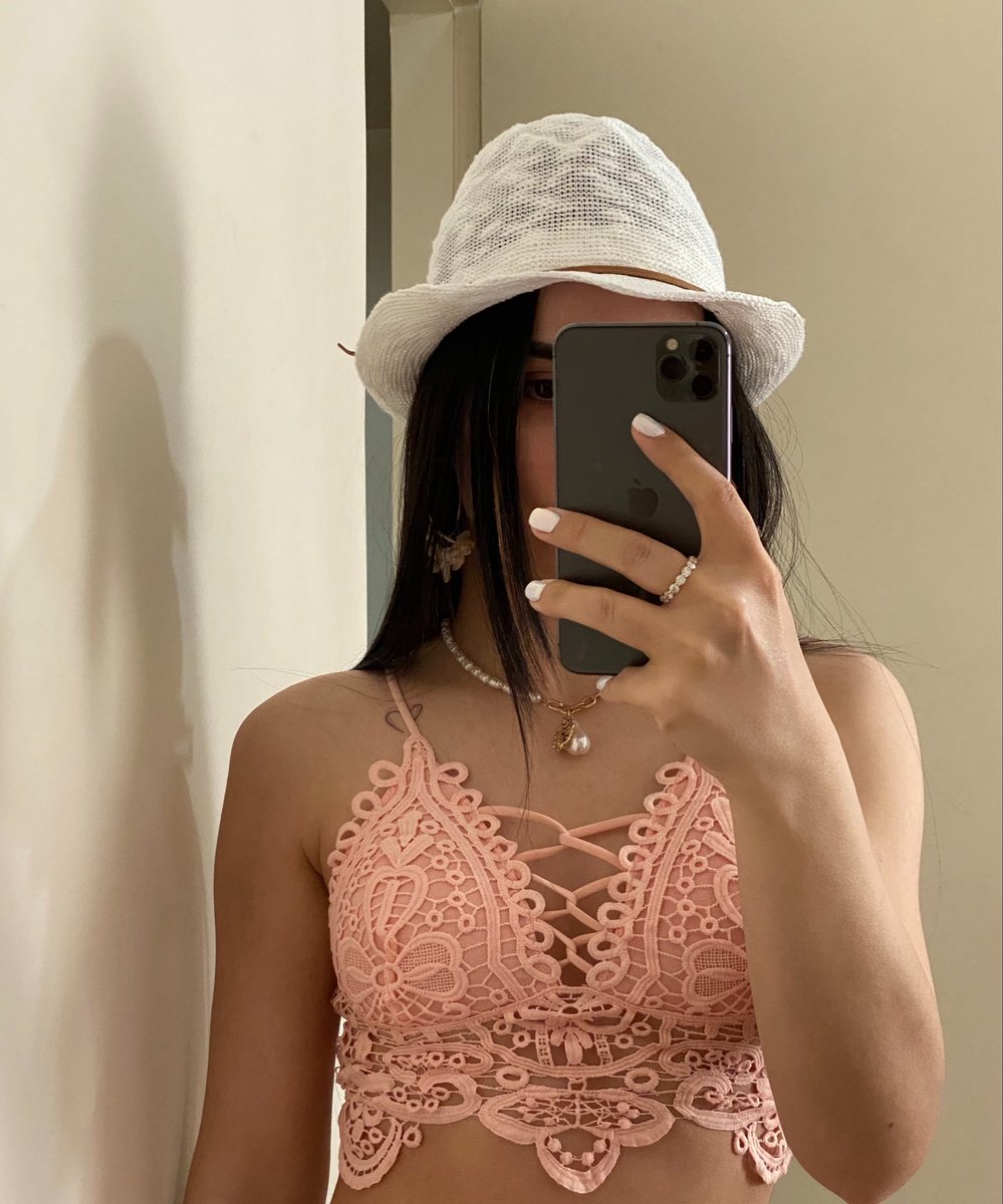 _shaadiiaa's tweet photo. میشه از انلاین‌شاپ منم دیدن بفرمایید؟
بخدا قیمتام شگفت‌زدتون میکنه :))🥲💕

https://t.co/1d8SntHrIr https://t.co/904GE3JfT0