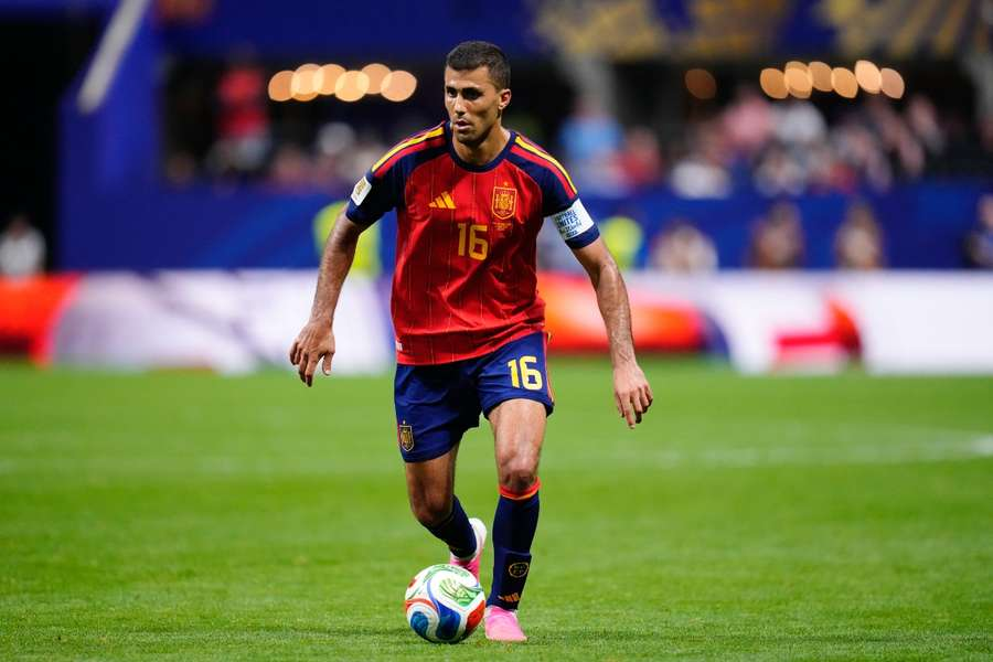 TouchlineX's tweet photo. 🚨 𝗕𝗥𝗘𝗔𝗞𝗜𝗡𝗚: Rodri will undergo surgery from a mysterious injury after the World Cup with Spain is over. 

— @Jack_Gaughan https://t.co/08szluUw5E