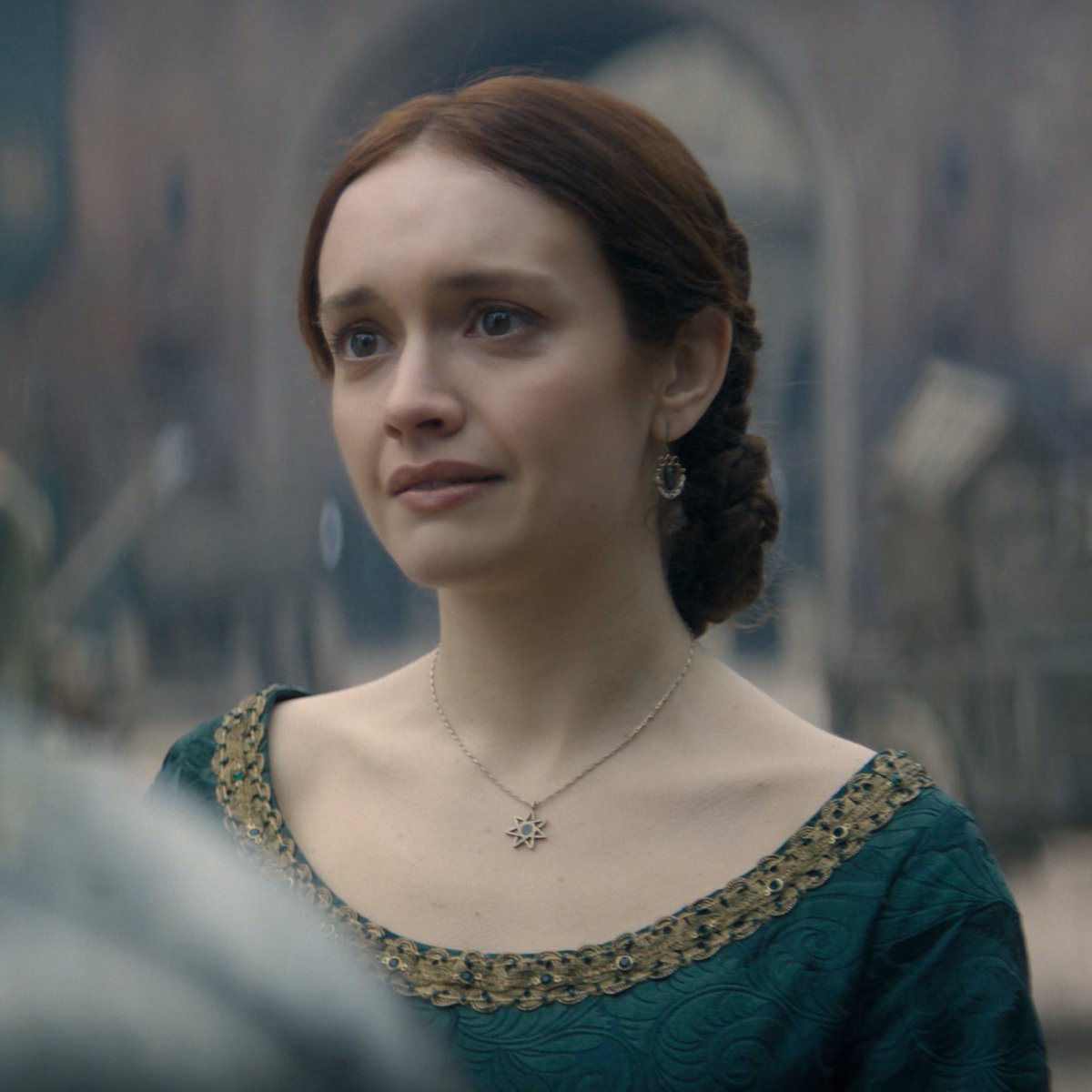 TheAngstTheWoe's tweet photo. this sad little smile olivia does😭😭 https://t.co/7zZWp9IAZ5