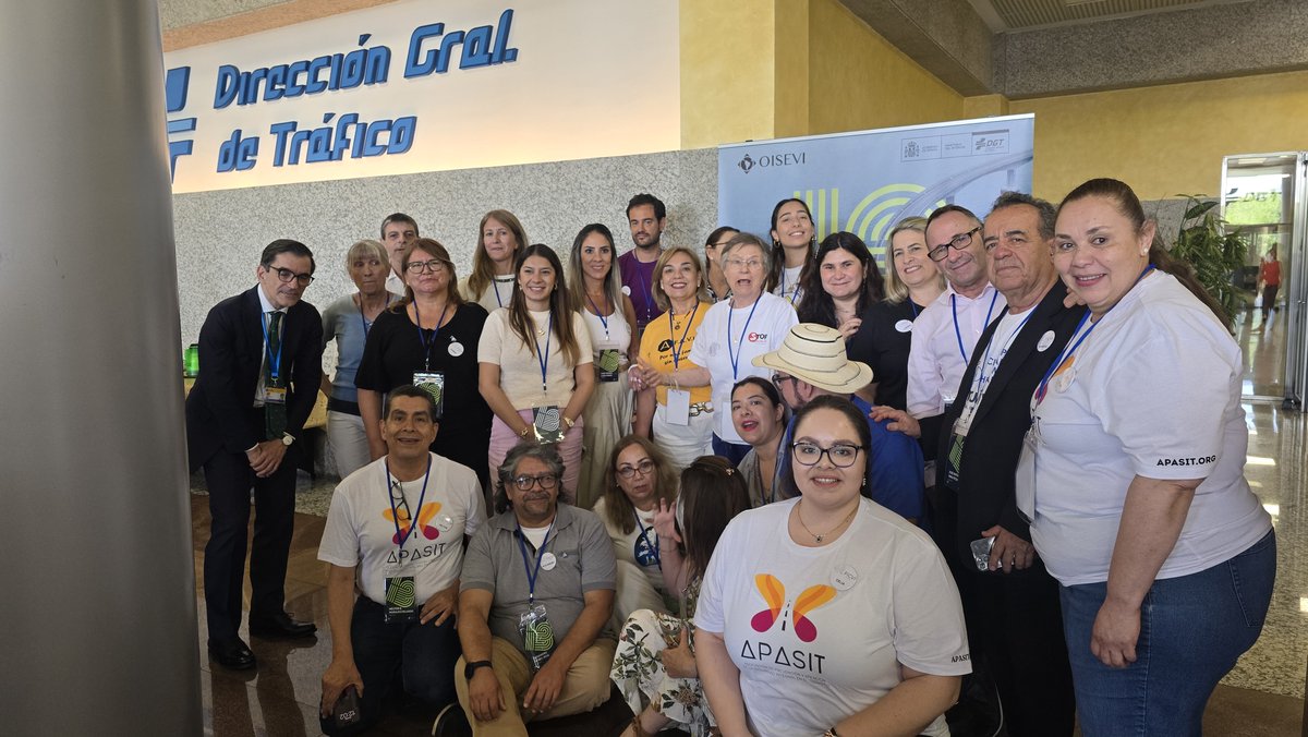 FundacionEmilia's tweet photo. "Las víctimas de la violencia vial no están solo para conmover. También están para transformar."

A partir de su participación en Madrid, en una agenda internacional organizada por la Federación Iberoamericana de Víctimas de la Violencia Vial @FICVI1 , nuestra presidenta, Carolina Figueroa Cerna, comparte una reflexión sobre el rol de las víctimas en la construcción de políticas públicas de seguridad vial.

Lee la reflexión completa en nuestra web: https://t.co/3pMwa1Bi5R