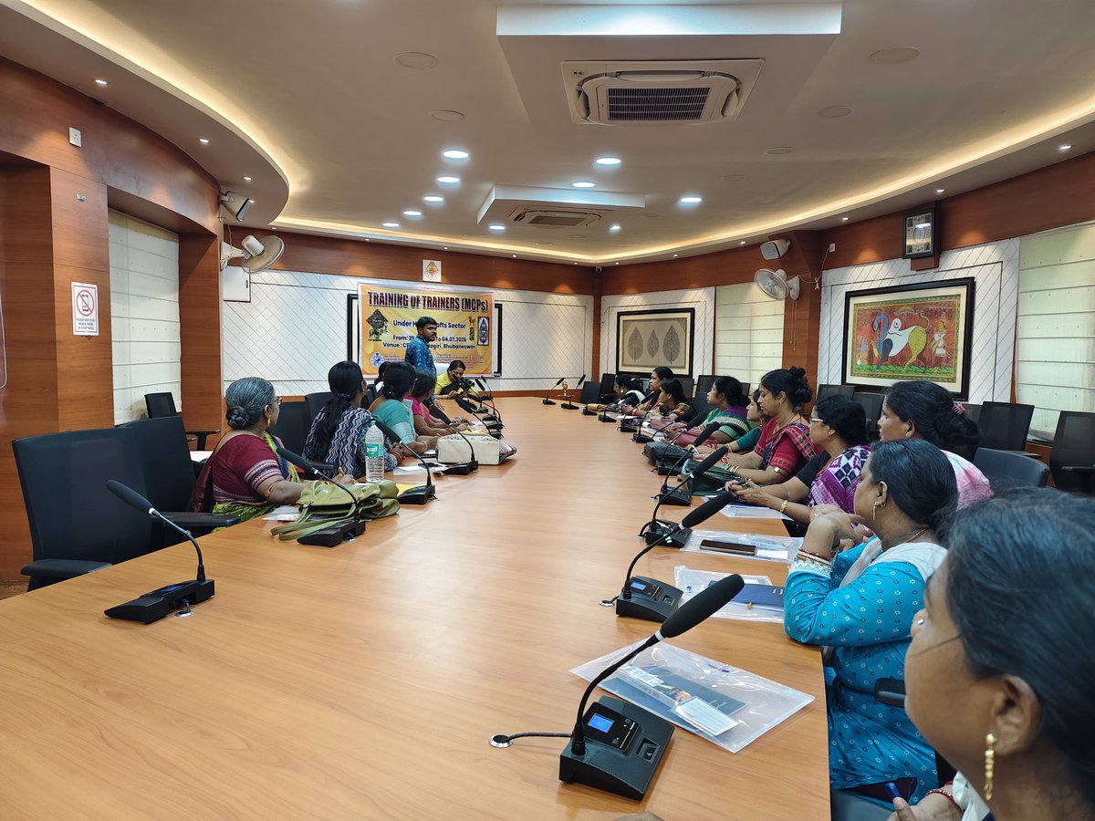 Sidac_Odisha's tweet photo. @HTH_Odisha @DhciOdisha @Boyanikaonline @UtkalikaOdisha The programme was inaugurated by the Member Secretary in the presence of senior officials, reaffirming SIDAC's commitment to preserving and promoting Odisha's rich handicraft heritage through capacity building and skill development.
#SIDAC #TrainingOfTrainers #SkillDevelopment https://t.co/AHBvxXILDu