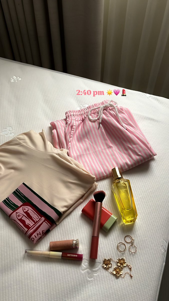 r3w__'s tweet photo. م��ساء الخـير للبـنـاات بـس💗☀️. https://t.co/I66GiWIGVv