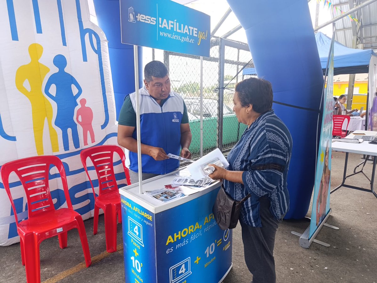 IESSStodomingo's tweet photo. #IESSTeInforma | Los promotores de la Unidad de Afiliación del @IESSStodomingo recorren la provincia para informar sobre las prestaciones, servicios y modalidades de afiliación que ofrece el IESS 🏥👨‍👩‍👧‍👦

📢 ¡Infórmate y protege tu presente y el futuro de tu familia! 🤝 https://t.co/ZjEuhUpNG2