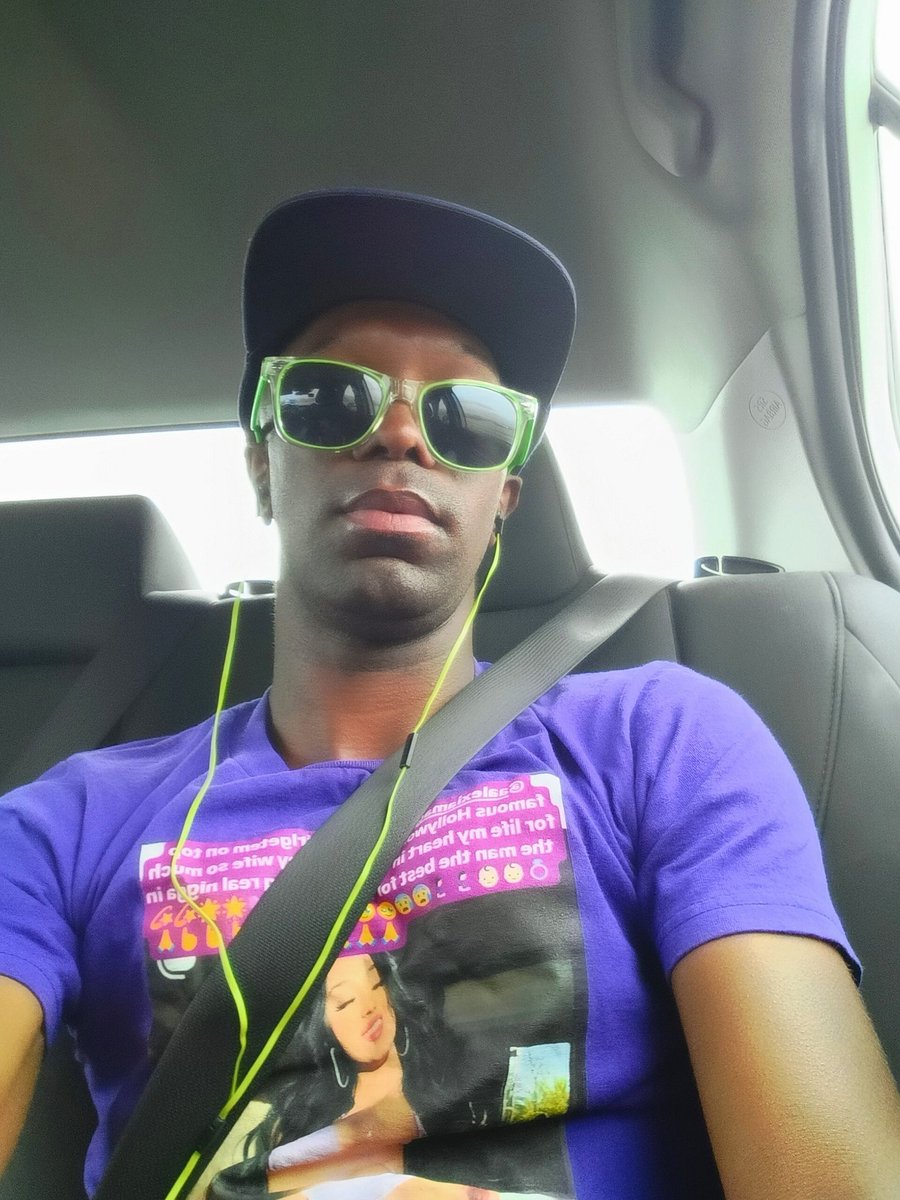 markjac30885174's tweet photo. cute ass nigga real nigga in the man the best for life 😌💜🌟💫😌😌😌😌🛁🚿🧼🧴🪥🪞😌😌😌☝️🙏 https://t.co/XeeaUZPMxx