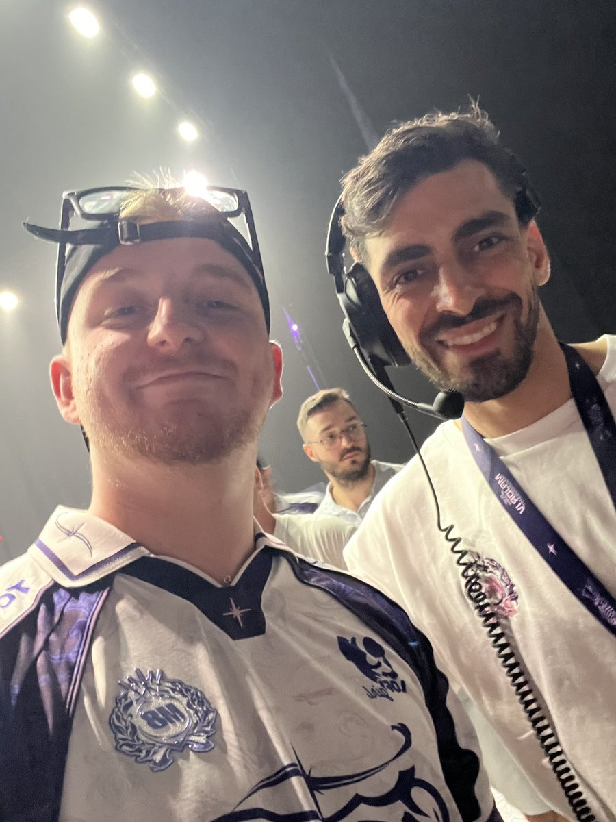 WiZz0x's tweet photo. Merci @AzoX360 toujours un plaisir de revoir les piliers de cette cette cod 🩷🤍 https://t.co/9yWyHXLR59