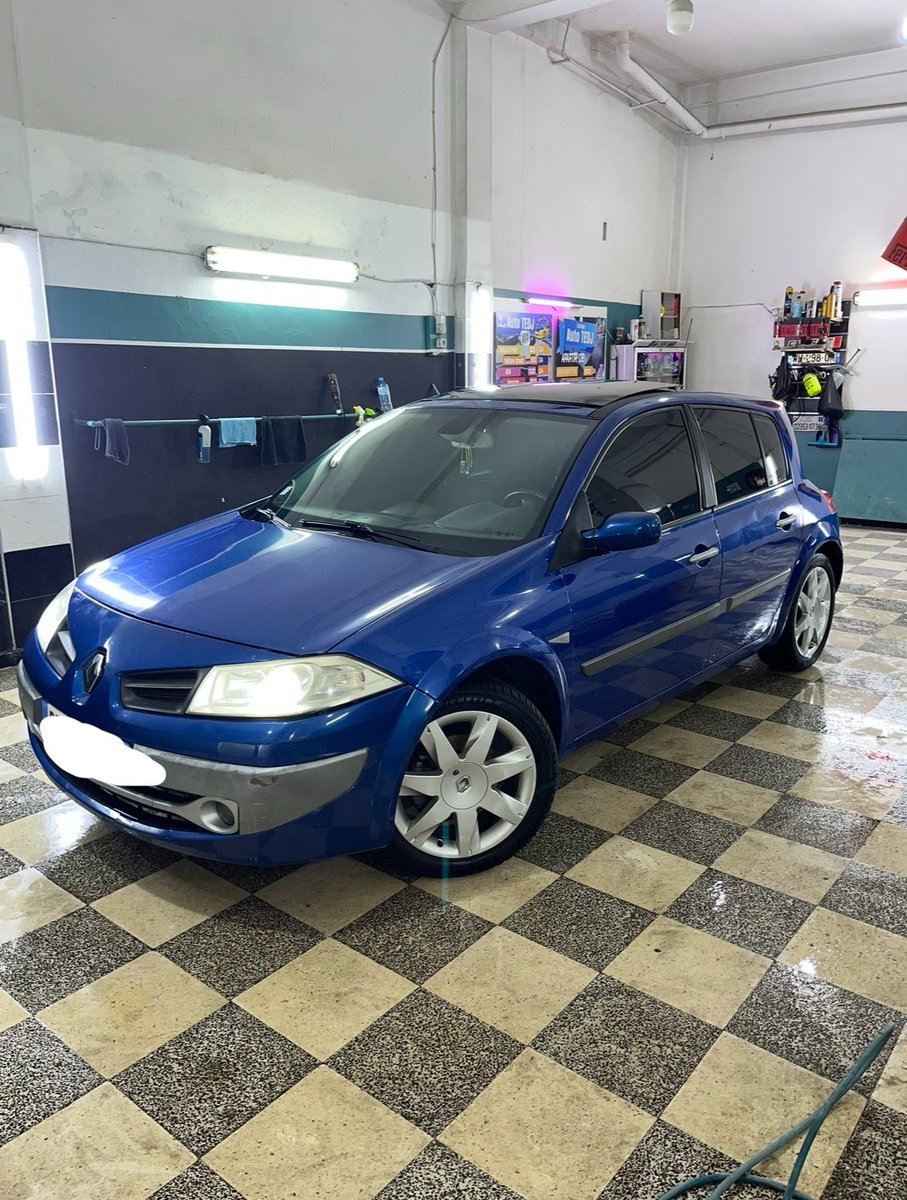 69005_'s tweet photo. Soit dit en passant, Mégane 2 1.5dci 110ch à vendre, moteur révisé complet, train roulant, vidange etc tout neuf tout tourne nickel pas de voyant, et full options. Très fiable et très faible consommation venez DM si intéressé https://t.co/89bX0wPuxA