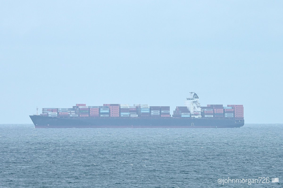 johnmorgan726's tweet photo. Chartered by #MAERSK the GSL ELENI, IMO:9285677 en route to Norfolk, Virginia, flying the flag of Liberia π±π·. #ShipsInPics #ContainerShip #GSLEleni https://t.co/nCJv488iWu