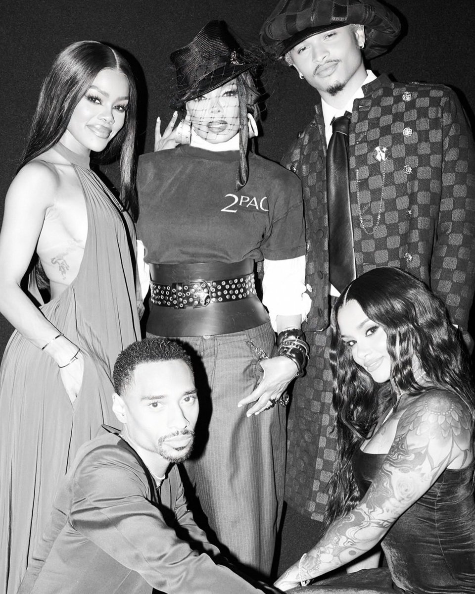 rnbmusic's tweet photo. Teyana Taylor, Janet Jackson, Destin Conrad, Durand Bernarr &amp; Kehlani posted up at the 2026 #BETAwards 🖤 https://t.co/6sm7wOzBdU