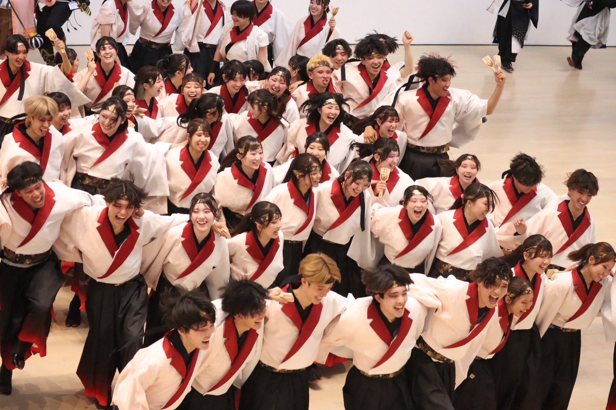 tarou_1231_'s tweet photo. 母が撮ってくれた写真です
歌舞輝の中で収めておくにはもったいないくらい素敵な写真なので😣

本気でみんな大賞に向かって頑張って、悔しい思いもしたけど、それ以上にみんながよさこいを楽しんでいるのが1番だなって思えるような。そんな1枚かなって。

 #よさとせ歌舞輝 
 #ヤートセ秋田祭 https://t.co/ZhDV03A21P