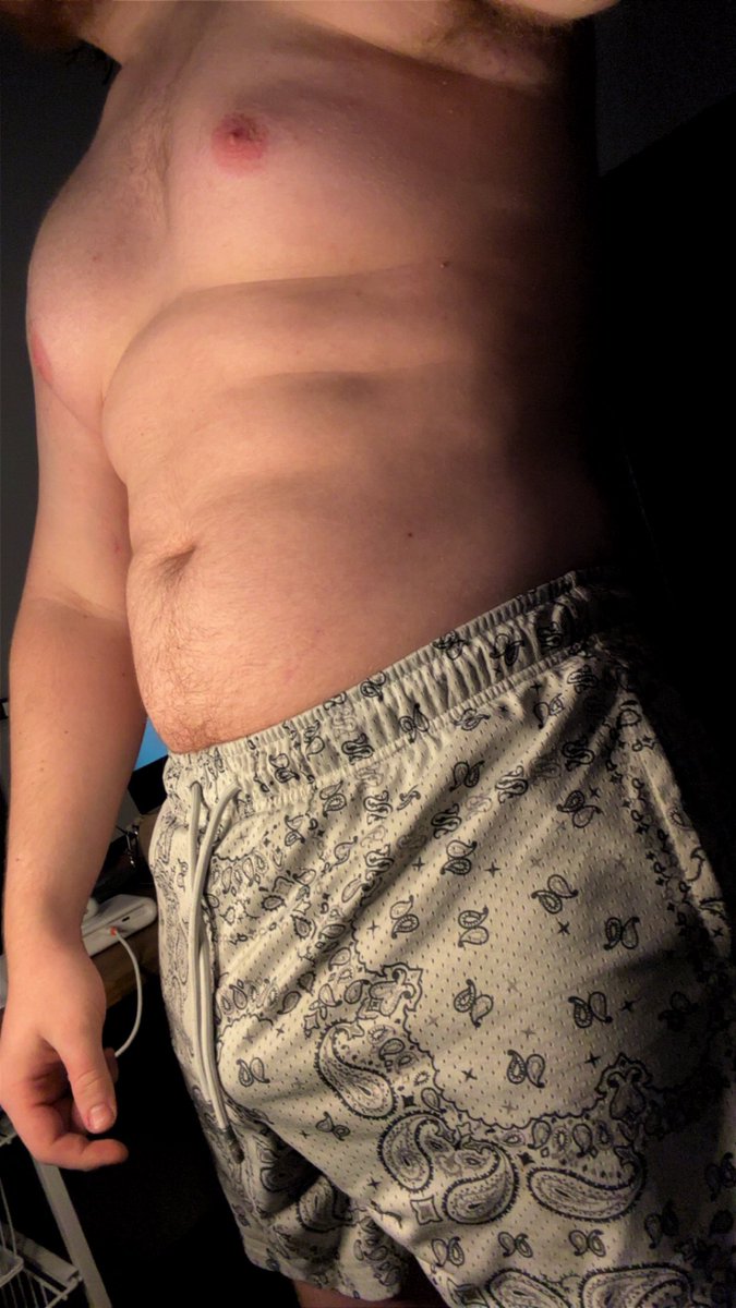 THICKER_RED's tweet photo. A little bit chubby and lil bit fit 💪🏼😘 https://t.co/AZBZOPXuyn