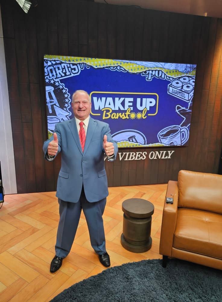 StuartFeiner's tweet photo. ACTION REQUIRED NOW. I will be on live at 9:50 am right now on the number one sports gambling morning entertainment show in the world @wakeupbarstool with a life changing announcement. MUST WATCH #BEADVISED on @FS1 please join us right now. https://t.co/ikw7Ap55nE