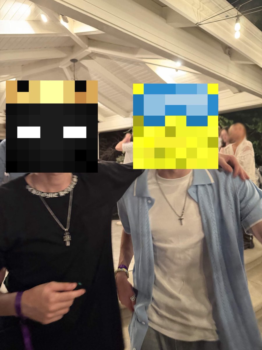 tangrlx's tweet photo. so did we all get trolled or are mugm and spongs just the very very very similar in looks https://t.co/rEwJLoCiJ1