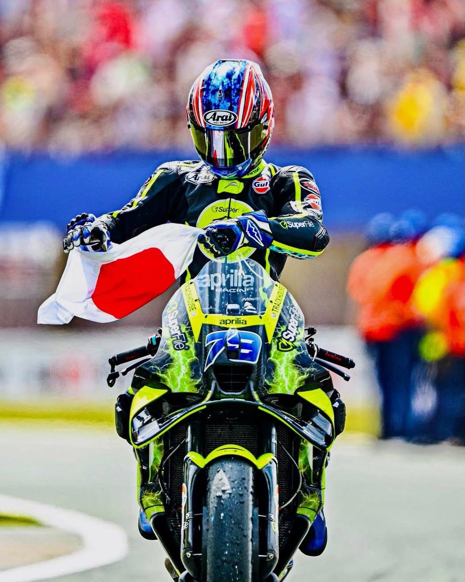nico0160's tweet photo. motoGPで
日本人優勝🏆🙌🙌🙌🙌🙌🙌
おめでとう🎉小椋選手 https://t.co/dBRSESQrgs