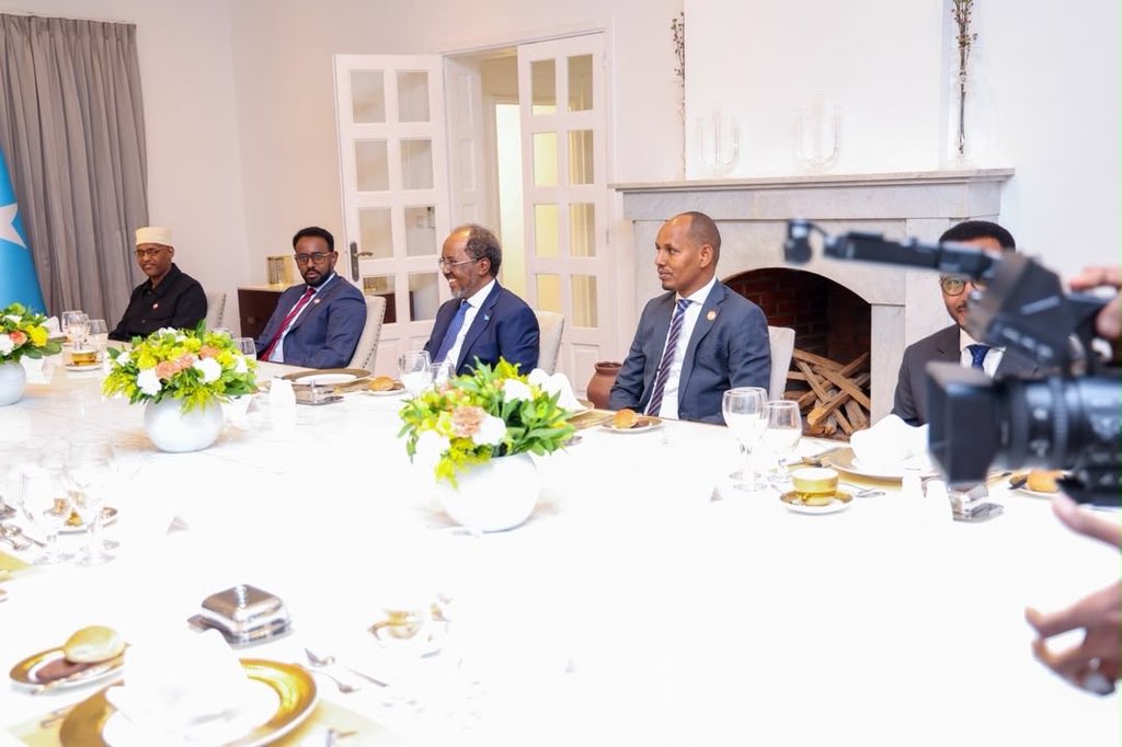 AyubIsmailYusuf's tweet photo. It was an honour to accompany President @HassanSMohamud, during his visit to Ethiopia to meet Prime Minister @AbiyAhmedAli today. The two leaders reaffirmed our two nations commitment to work for a better future together bilaterally and multilaterally for common progress 🇸🇴 🇪🇹 https://t.co/yPIEbf7xM8