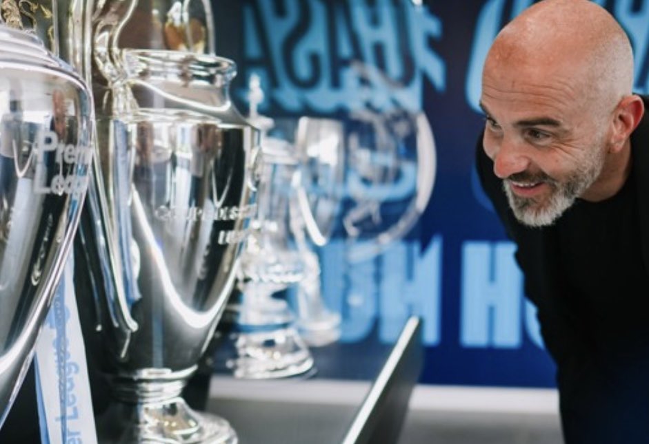 GeronimoMorgans's tweet photo. Win me whatever you're smiling at, Gaffer! https://t.co/EwiAoc2buQ