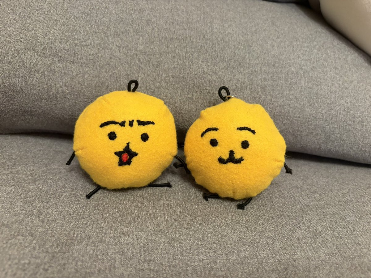 chapy_emo_oO's tweet photo. 左の新入りちゃん🟡🤍

この子はお友達にあげる予定なので我が家には数日しかいないけど仲良くしようね🥰

#えもじの子 https://t.co/AI9GSc7zrW