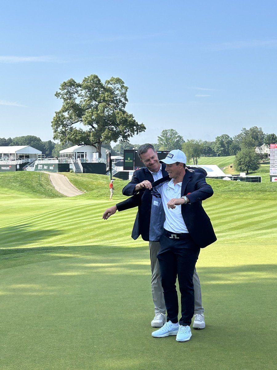 TravelersChamp's tweet photo. Fits just right 🤌🏻 https://t.co/YGnWxgejbe