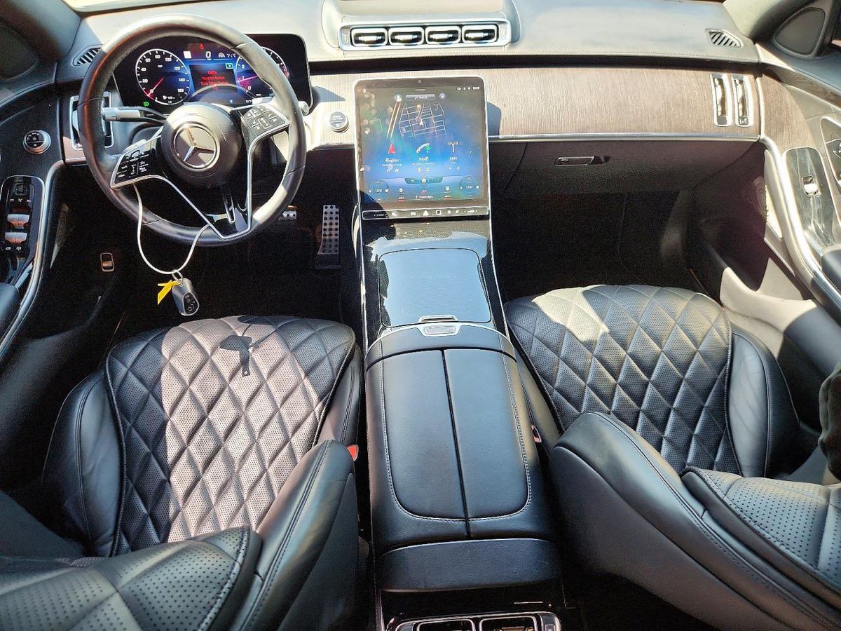 TRIGGERHAPPYV1's tweet photo. This 2022 Mercedes Benz S-580 is currently bidding at auction for $6,300 USD with normal wear and 49,389 miles https://t.co/ai3Qr7qLTw