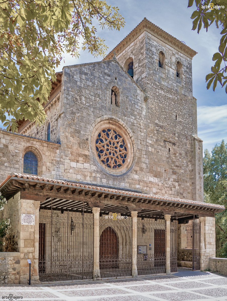 arteviajero_com's tweet photo. Colegiata de Covarrubias, una de las maravillas artísticas que nos ofrece la provincia de Burgos. Sus obras comenzaron en el año 1474 sobre una construcción anterior de estilo románico.
⬇️⬇️⬇️
https://t.co/54RN5WF83i
#FelizLunes #arte https://t.co/JBXp6dYIiY