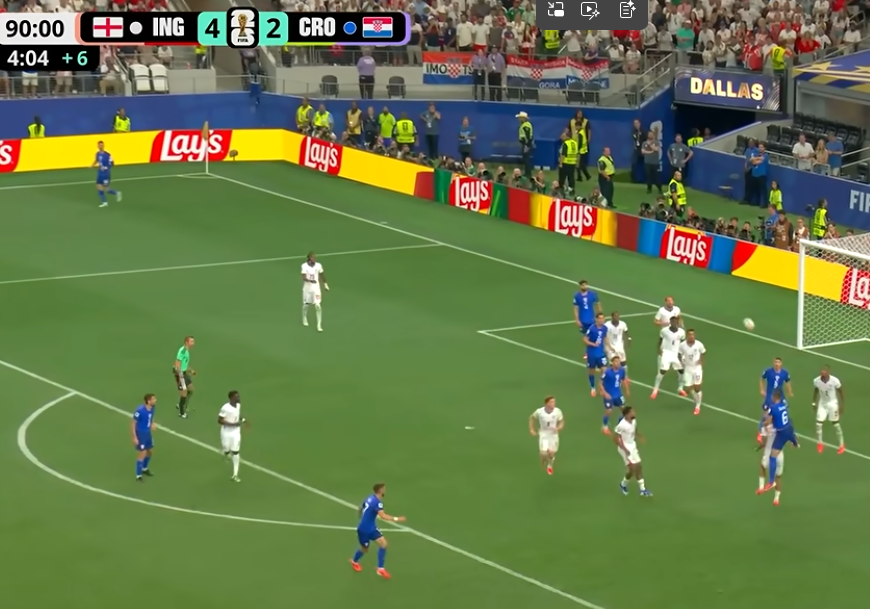 zeroseet's tweet photo. @eusojaum @fabiodesorriso @Takizww @rique2093 acontece msm, mas nesse exemplo aí tem todo um contexto de ter sido no final do jogo em um lance de escanteio com toda seleção inglesa dentro da área. no blue lock os caras desarmam o atacante la na frente, fazem uma ligação quilométrica, chutam ao gol e o cara ta la dnv https://t.co/x6gLXeDnEU