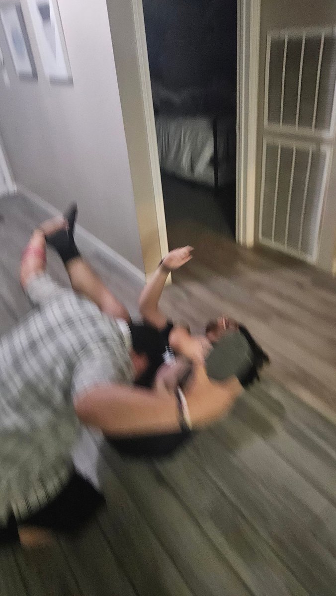 NIXSIPOO's tweet photo. Back from @Evo and im glad I survived getting giant swung and coochie stomped. Scary times we live in. Remember break your grabs! https://t.co/WnmvcpirCA