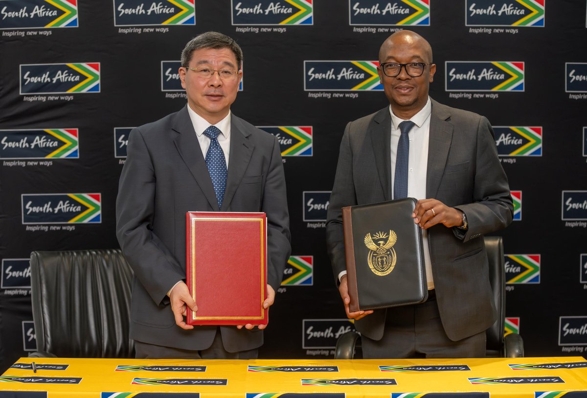 the_dtic's tweet photo. Minister Parks Tau together with China's Vice Minister of State Administration for Market Regulation, SHU Wei led the signing of MOUs between the two countries. The MOUs deal with issues of regulatory compliance with each country's quality standards on products. https://t.co/ZUGgwUEwgy