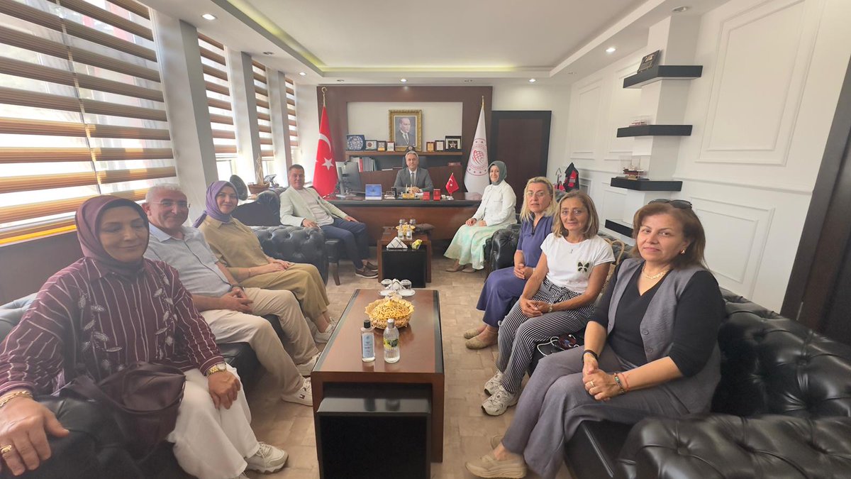 UABIXBolge's tweet photo. Memur-Sen Samsun İl Başkanı Sn. Hamdi YILDIZ, Memur-Sen Samsun Kadın Kolları Başkanı Sn. Melek ŞAHİN, Ulaştırma Memur-Sen Samsun Şube Bşk. Yrd.  Sn. Kemal ARSLAN, Ulaştırma Memur-Sen Samsun Kadın Kom. Bşk. Sn. Tuğba BESLER, TOÇ Bir-SEN Kadın Kom. Bşk. Sn. Meral ERGİN, Büro-Sen Kadın Kom. Bşk. Sn. Fatma ALPASLAN, Enerji Bir-Sen DSİ Kadın Kom. Bşk. Sn. Emine AKYÜREK ve Sağlık-Sen Kadın Kom. Bşk. Sn. Azize ŞANLI BAYRAM' a kurumumuza yapmış oldukları nazik ziyaret için teşekkür ederiz. @UabPersonelGM @Hamdiyildiz55  @Melek78559228
