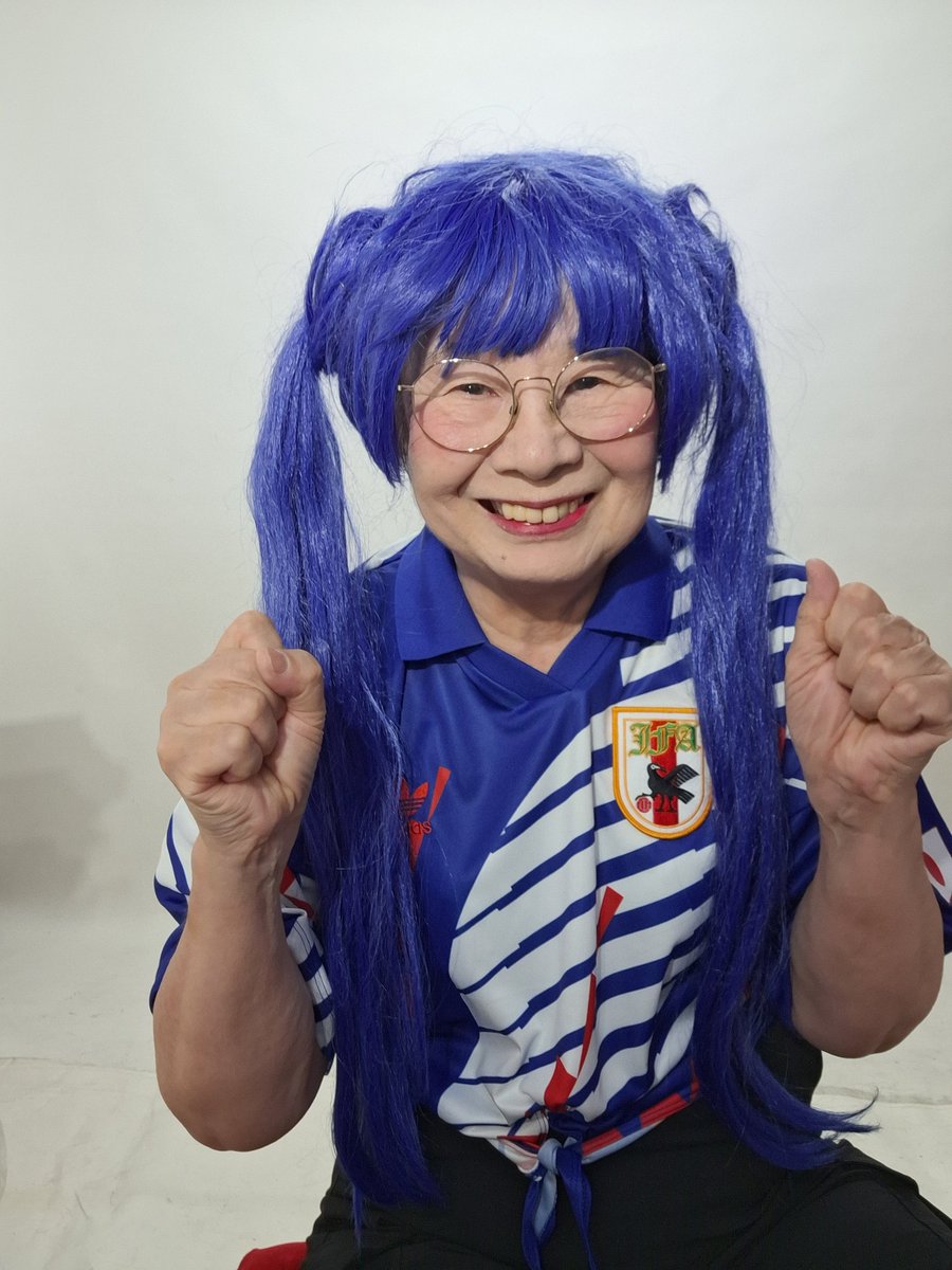 ota_yasuko's tweet photo. 令和8年6月29日(月)寝屋川市老連趣味会カラオケ部恒例お誕生日会で、午前と、午後計2曲歌って来ました🎵

ベサメムーチョと、飛んでイスタンブール、お友達は河内の次郎長、衣装が、良かったのでパチリ🎵

明日ブラジルとの試合勝って欲しいですね～🎵

ぽこちゃを始めます🎵 https://t.co/4uq8JjYl49
