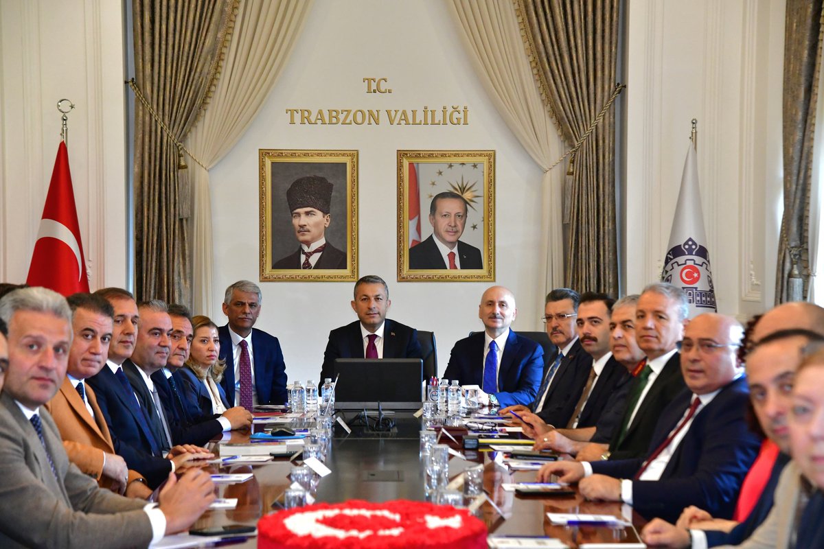 TrabzonValilik's tweet photo. İlimizin tanıtımına ve turizm potansiyelinin geliştirilmesine yönelik yürütülen çalışmalar kapsamında, bu yıl ikincisini düzenlediğimiz İl Tanıtım ve Geliştirme Kurulu Toplantımızı gerçekleştirdik.

Kültür ve Turizm Bakan Yardımcımız Sayın Nadir Alpaslan, TBMM Bayındırlık, İmar, Ulaştırma ve Turizm Komisyonu Başkanı Sayın Adil Karaismailoğlu ve beraberindeki kıymetli katılımcılarımızla düzenlenen toplantıda; ilimizin turizm potansiyelinin daha etkin tanıtılması, destinasyon çeşitliliğinin artırılması, sürdürülebilir turizm anlayışının güçlendirilmesi ve kurumlar arası iş birliğinin geliştirilmesine yönelik değerlendirmelerde bulunduk.

Sahip olduğumuz doğal, tarihî ve kültürel değerleri en iyi şekilde tanıtarak Trabzon'umuzun turizmden aldığı payı artırmaya çalışan tüm paydaşlarımıza teşekkür ediyoruz.