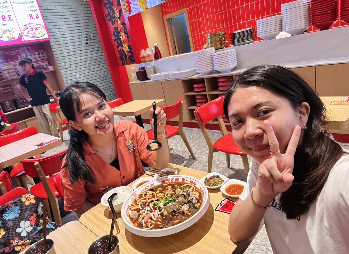 p_picchi_'s tweet photo. Red bowl with Tata 😋🥰 https://t.co/s5bfXKaFER