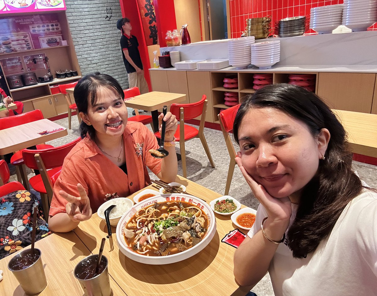 p_picchi_'s tweet photo. Red bowl with Tata 😋🥰 https://t.co/s5bfXKaFER