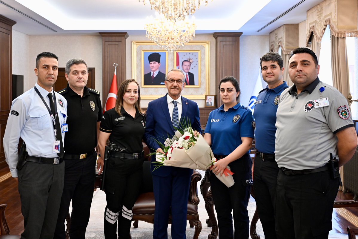 SeddarYavuz's tweet photo. Özel Güvenlik Haftası Dolayısıyla, İl Emniyet Md. Kayhan Ay, Özel Güvenlik Şb. Md. V. Yunus Güngör ve Beraberlerindeki Heyete, Ziyaretleri İçin Teşekkür Ederim.

Güvenliğe Önemli Katkılar Sunan Özel Güvenlik Görevlilerimizin Özel Güvenlik Haftası'nı Kutluyor; Görevlerini Büyük Bir Özveriyle Yerine Getiren Tüm Personelimize Sağlık, Başarı ve Kolaylıklar Diliyorum.
