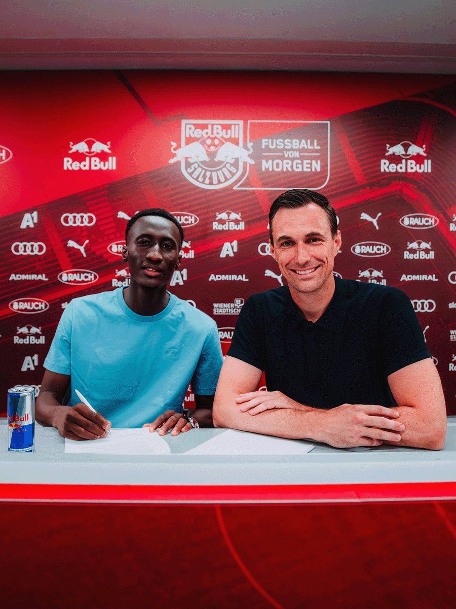 RedBullSalzburg's tweet photo. OFFIZIELL: Abubakr Barry wechselt zum FC Red Bull Salzburg! Der 25-jährige Mittelfeldspieler aus Gambia kommt vom FK Austria Wien und unterschreibt einen Vertrag bis zum 30. Juni 2029. ✍️ https://t.co/yrZpL0dco2