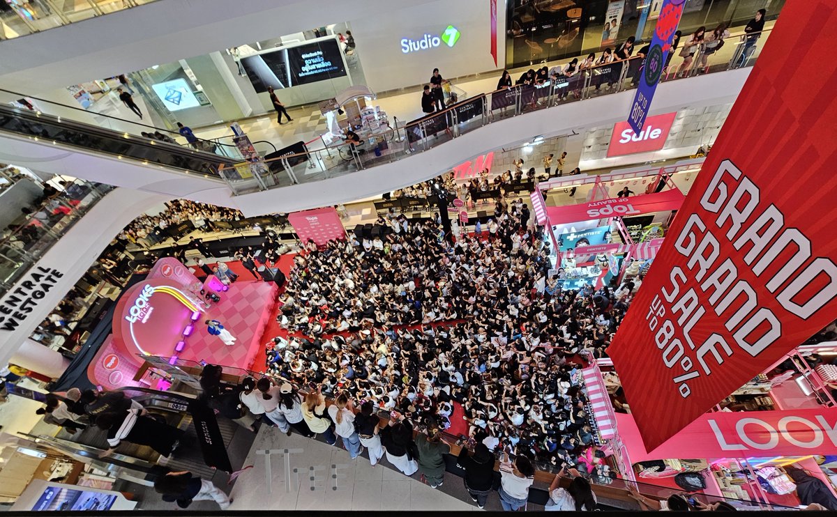 supforfot's tweet photo. มีคนมาหาจิ๋วโฟ้ดมากเลยนินาาาาา 🥰

FOURTH x TOPS BEAUTY  
#HeadandShouldersxFourth https://t.co/pqc1AaHMkq