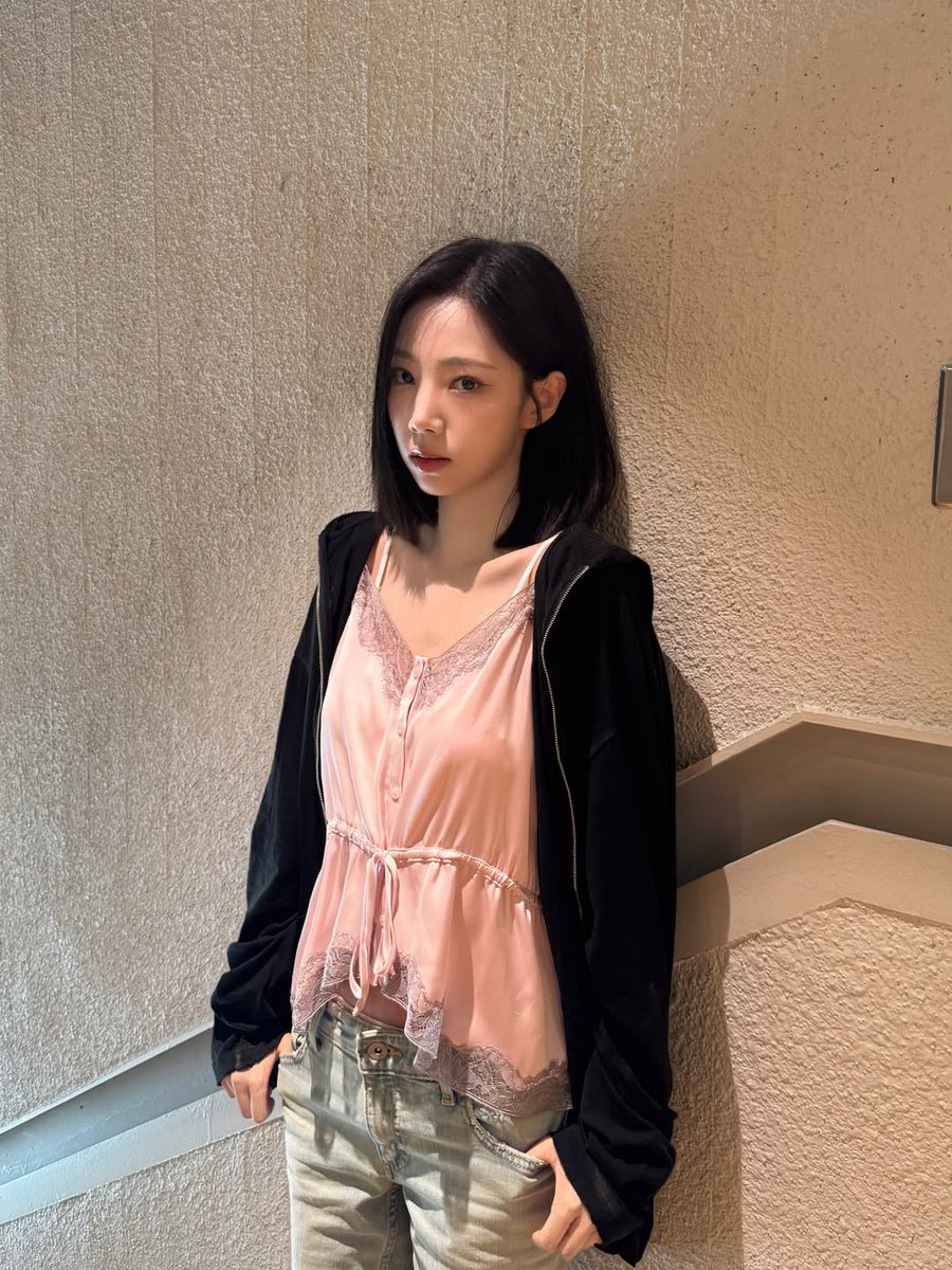 hw192309's tweet photo. Princess Yeoreum 
Instragram updates
💕💖🍑🧁🌸🎀💝 
#우주소녀 #여름 #WJSN
https://t.co/dVucb7XaS6 https://t.co/MACVuZiArD
