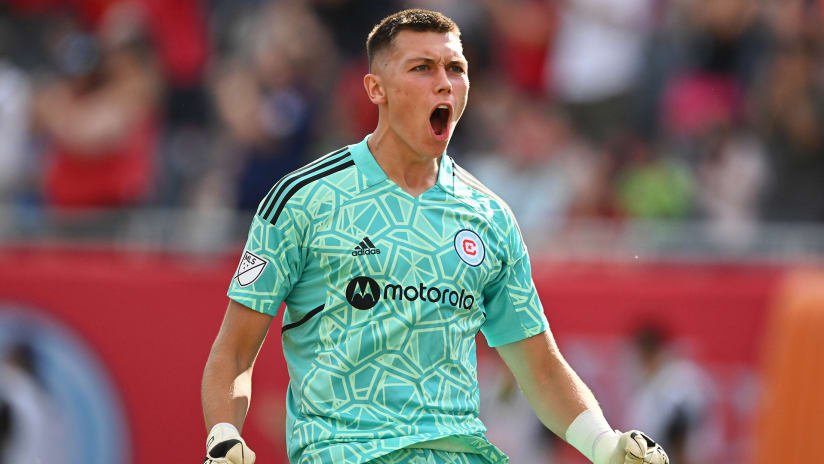 simo_lor's tweet photo. Krause ci ha preso gusto con gli americani? Gabriel #Slonina, portiere classe 2004 di proprietà del @ChelseaFC, sarebbe il nuovo nome per la porta del #Parma. Stando a quanto riportato da @TheSunFootball, proposto un prestito con diritto di riscatto a giugno 2027. https://t.co/nVmAo6EBNB