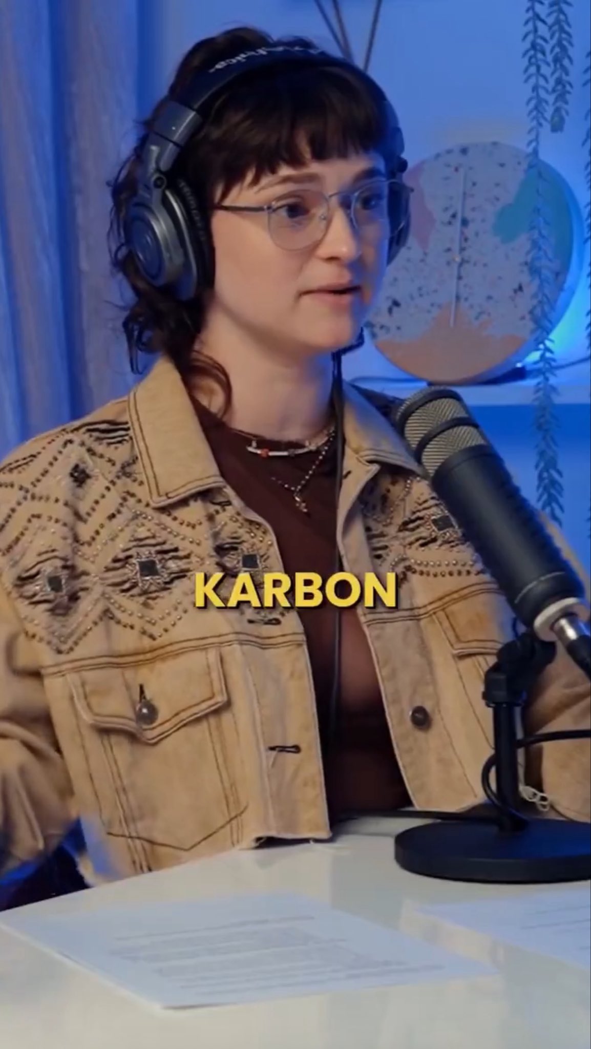 What chemical element has the atomic number of 6 and is known as the backbone of all life on earth? Me who can’t spell: https://t.co/w6mFeQhbyx