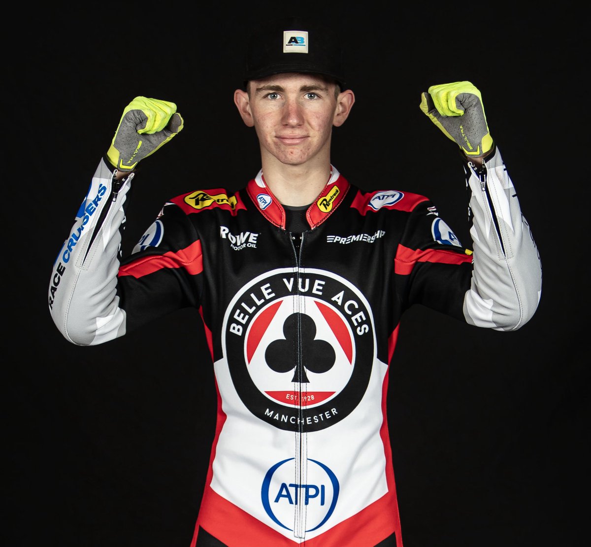TheAces's tweet photo. 𝗛𝗮𝗽𝗽𝘆 𝗕𝗶𝗿𝘁𝗵𝗱𝗮𝘆 🎁

🎉 Our Rising Star Will Cairns is celebrating his 17th birthday today.

🙌 See Will in action tonight at the National Speedway Stadium!

📸 @taylanningpix 
#britishspeedway #Manchester♣️ https://t.co/liNLTEt7VR