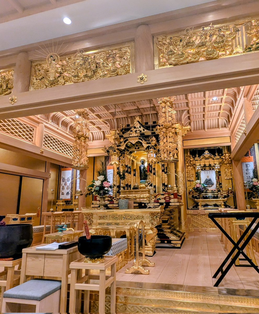 ISAKART's tweet photo. 4年前に他界した父の命日が近いのでお墓へ。
お寺では、古美術から現代美術までのコレクションを見るのも楽しみ。 https://t.co/UMjDB4XBzb