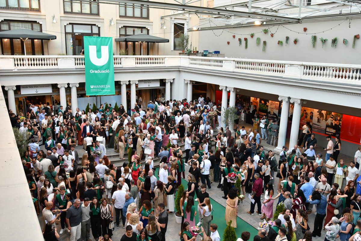 Intercomarcal's tweet photo. En Mutua Intercomarcal acompañamos a la nueva promoción de @UManresa en su graduación. 

Muchos de sus graduados, especialmente en Enfermería, Fisioterapia, Podología y Logopedia, contribuirán a cuidar la salud también en el ámbito laboral.

¡Enhorabuena y mucho éxito!🎓 https://t.co/vkuzVn5703