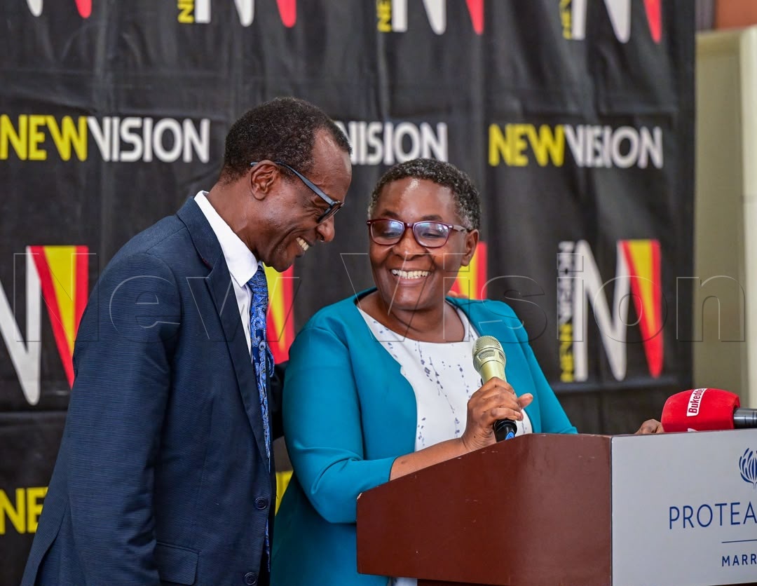 newvisionwire's tweet photo. 𝗙𝗮𝗿𝗲𝘄𝗲𝗹𝗹 𝗹𝘂𝗻𝗰𝗵𝗲𝗼𝗻 𝗳𝗼𝗿 𝗩𝗶𝘀𝗶𝗼𝗻 𝗚𝗿𝗼𝘂𝗽 𝗼𝘂𝘁𝗴𝗼𝗶𝗻𝗴 𝗘𝗱𝗶𝘁𝗼𝗿-𝗶𝗻-𝗖𝗵𝗶𝗲𝗳 𝗕𝗮𝗿𝗯𝗮𝗿𝗮 𝗞𝗮𝗶𝗷𝗮

@BarbaraKaija took a heartfelt moment to introduce her husband, Patrick Kaija, and her family members to all those present.

She expressed deep gratitude to them for their unwavering support, love, and encouragement throughout her journey and years of service.

📸@kamiriam
#VisionUpdates