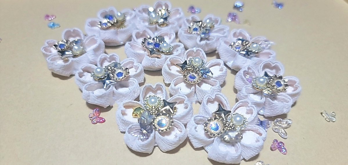 めっちゃこだわり過ぎてやっと形になった新作パーツのつまみ細工 桜の