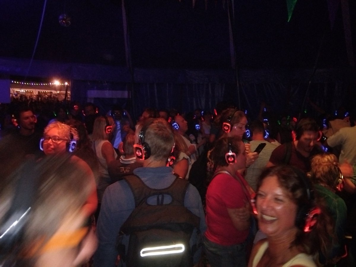 Commandant_Cool's tweet photo. Gros Mix à la Silent Disco des @LesArtzimutes !!

#Cherbourg #SilentDisco #Disco #Artzimutés https://t.co/7BnudBe59c