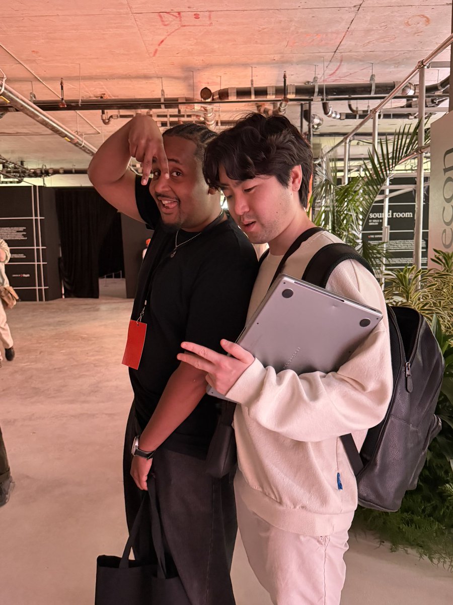 downloadlos's tweet photo. nyc appstar📍 https://t.co/Zw10ZY5TsO