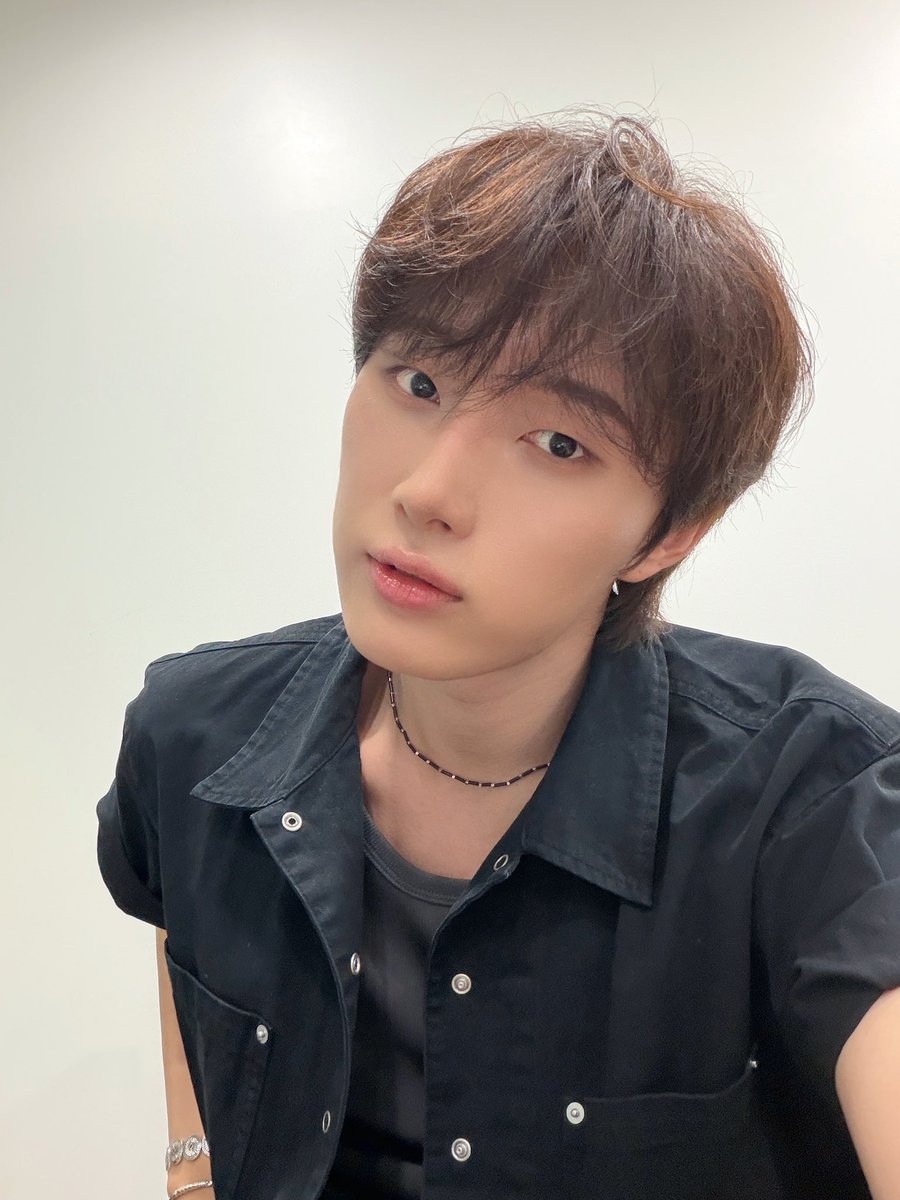OmegaX_members's tweet photo. [#OX]

오늘 메이트온! 재밌었어요??😆

#OMEGA_X #오메가엑스
#재한 #JAEHAN https://t.co/hYw54OlEex