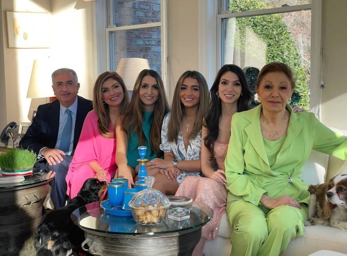 saghraashrafi's tweet photo. ما پهلوی رو به ایران برمیگردونیم شما هم محکوم به تماشا هستید. 
#KingRezaPahlavi‌ForIran
#JavidShah‌‌‌‌‌ https://t.co/OgOxWRJv3Z