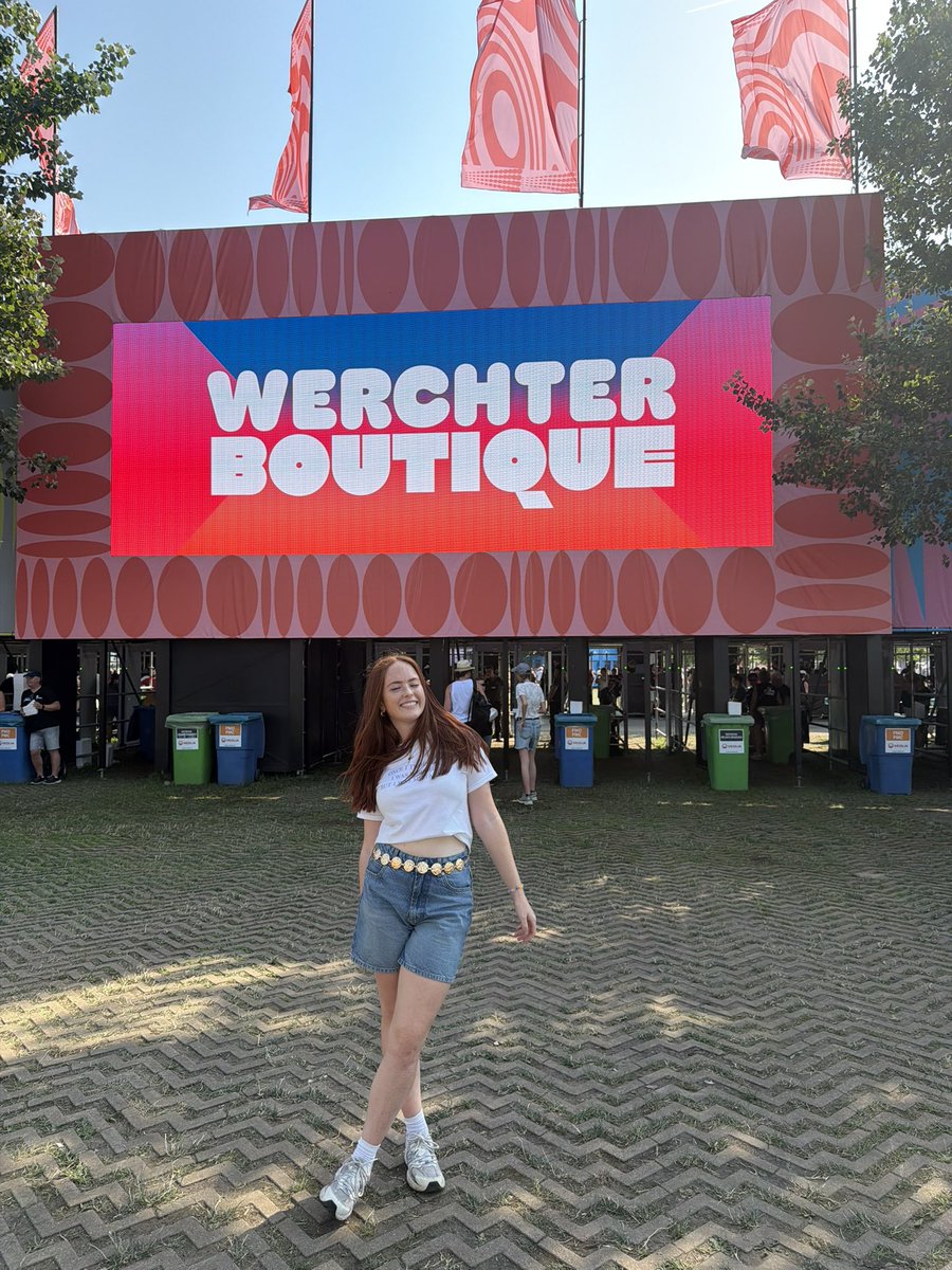 izzyj0nes's tweet photo. the kp festival set that got away 🕊️

📍werchter boutique https://t.co/Ocuw1pMPG5