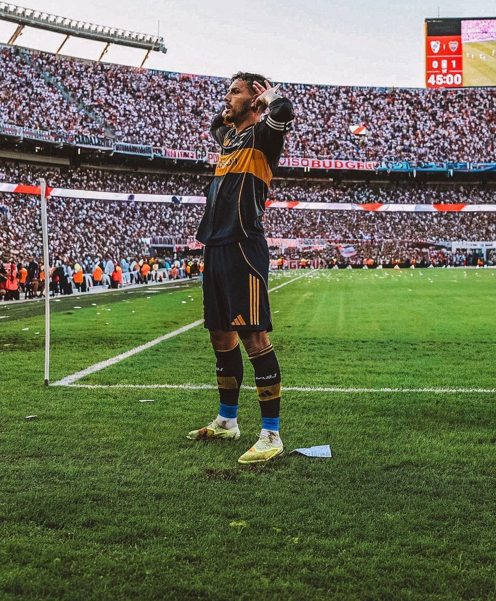Pibebostero___'s tweet photo. Feliz cumple Capitán https://t.co/C3tuex3isB